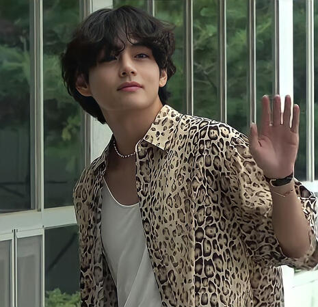 V (Taehyung)